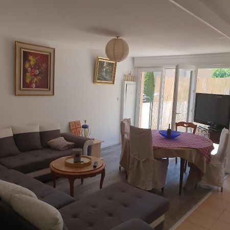 Clos des pins Cluny Extérieur photo