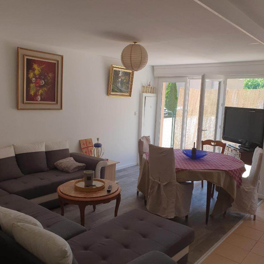 Clos des pins Cluny Extérieur photo